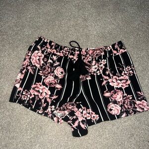 Floral polyester shorts
